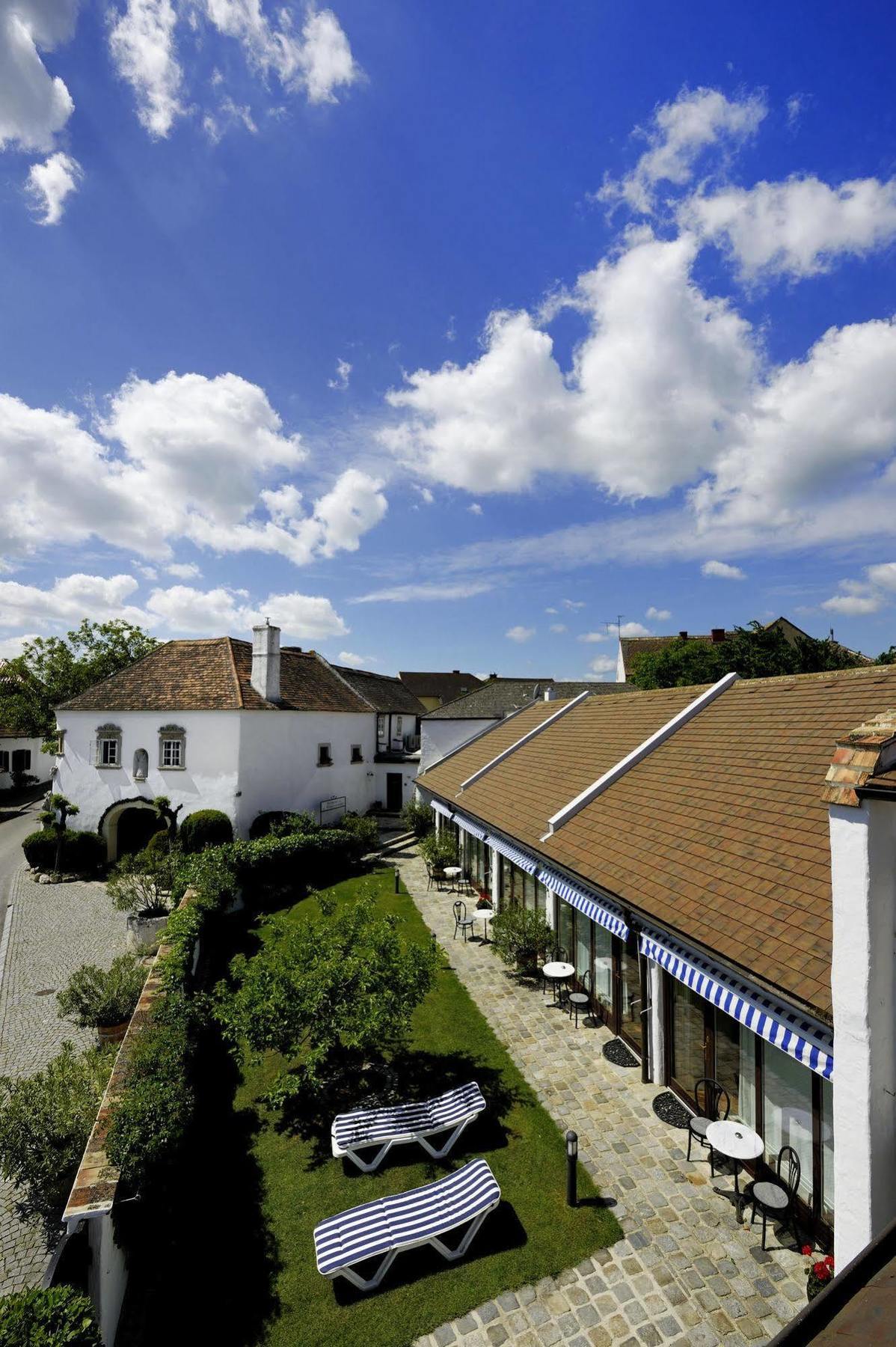 Herberge An Der Nikolauszeche Purbach am Neusiedlersee Exterior foto